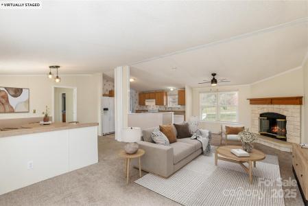 41 Little Hungry Road, Hendersonville, 노스 캐롤라이나 28792, 미국