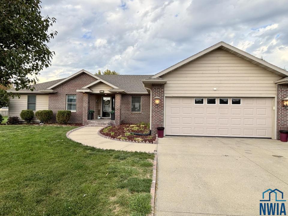 501 Huntington Ct, Sergeant Bluff, Iowa 51054