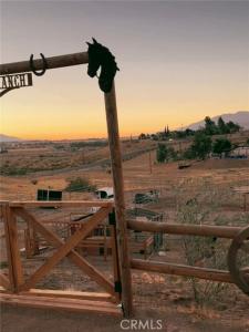 11843 Ivy, Hesperia, Калифорния 92345, Соединенные Штаты