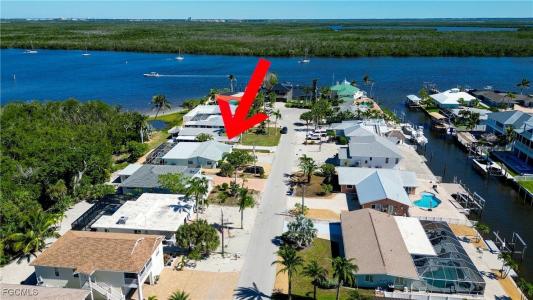 445 Donora Boulevard, Fort Myers Beach, Florida 33931, USA