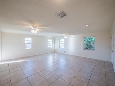 1215 MORIN STREET, EUSTIS, فلوريدا 32726, الولايات المتحدة