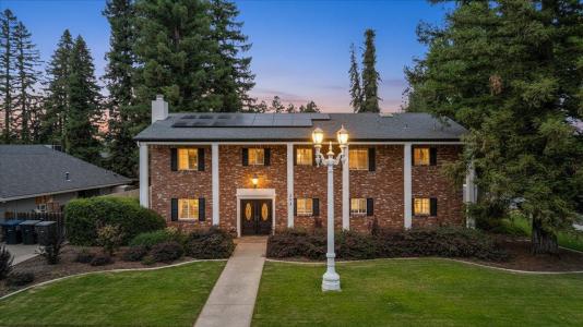 244 E Dorothea Court, Visalia, California 93277, HOA KỲ