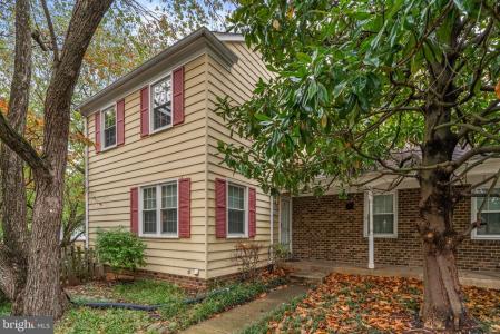 702 Hemlock Court, Herndon, 버지니아 20170, 미국