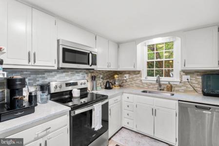 702 Hemlock Court, Herndon, 버지니아 20170, 미국