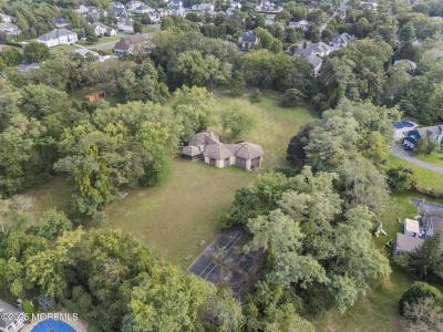 10 Weston Way, West Long Branch, New Jersey 07764