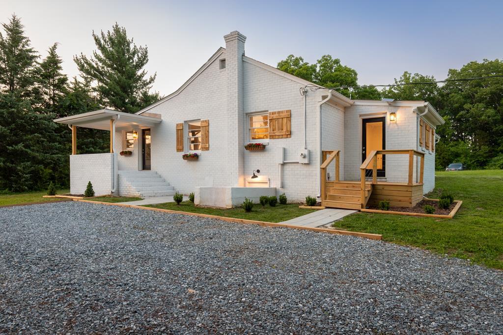 3806 Richmond Hwy, Spout Spring, Virginia 24593