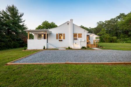 3806 Richmond Hwy, Spout Spring, Virginia 24593