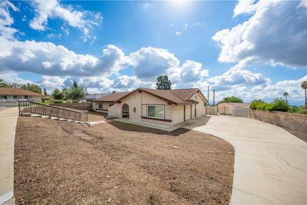 8631 Surrey Lane, Alta Loma, קליפורניה 91701, ארצות הברית של אמריקה 