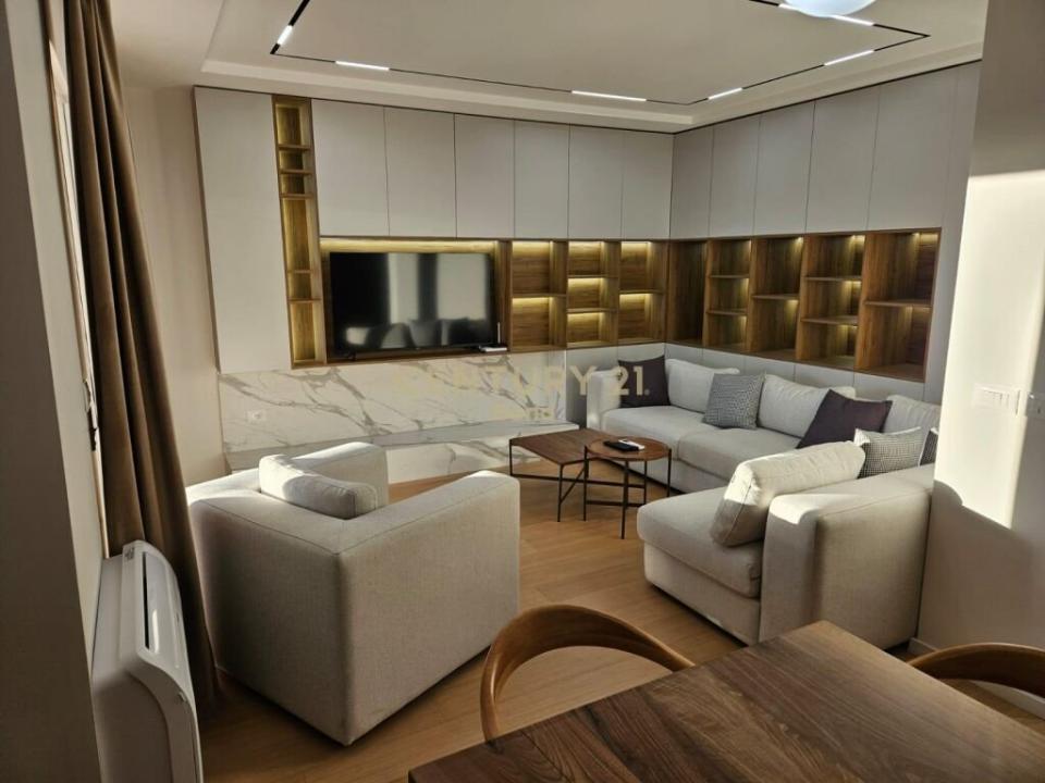 Ali Demi, Tirana, Albania