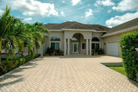 4 BEDROOM BEAUTIFUL FAMILY HOME IN SAVANNAH, 1828, Savannah, Grand Cayman, Cayman Islands