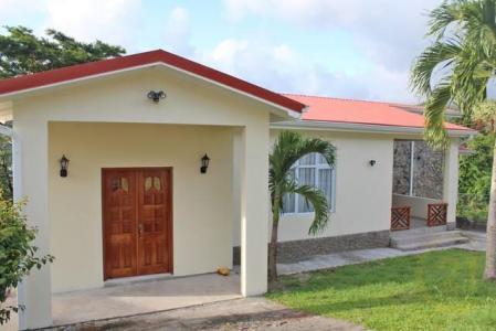 Brownstone 4BD Top Floor, Independence Avenue, Saint George, St.George West Indies, Grenada