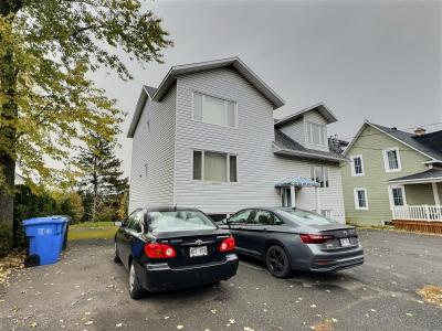 23 Rue St-Louis, Rivière-du-Loup, Québec G5R 2V3, Canada