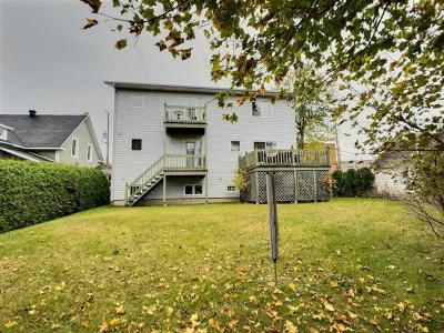 23 Rue St-Louis, Rivière-du-Loup, Québec G5R 2V3, Canada