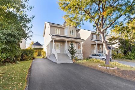 2571  Rue des Floralies, Vaudreuil-Dorion, Quebec J7V 9T6, Canada