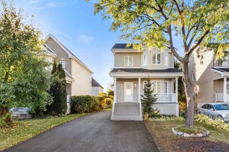 2571  Rue des Floralies, Vaudreuil-Dorion, Quebec J7V 9T6, Canada