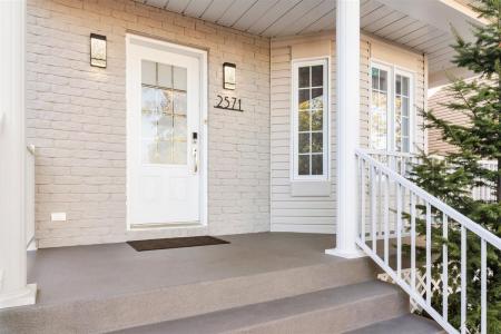 2571  Rue des Floralies, Vaudreuil-Dorion, Quebec J7V 9T6, Canada