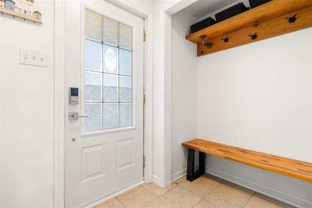 2571  Rue des Floralies, Vaudreuil-Dorion, Quebec J7V 9T6, Canada