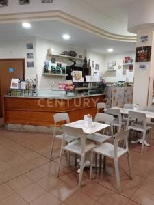 Piazza Roma, Pero, Lombardia 20016, Италия