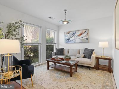 246 Stevenson Square N, Alexandria, Virgínia 22304, Estados Unidos