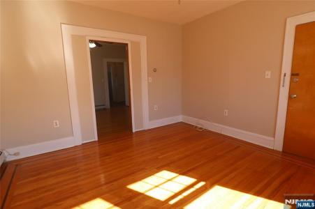 549 2nd Avenue , 3, Lyndhurst, New Jersey 07071, USA