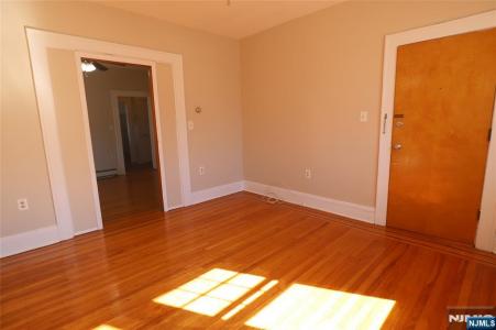 549 2nd Avenue , 3, Lyndhurst, New Jersey 07071, USA