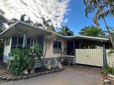 2 Burke Drive, Moranbah, QLD 4744, אוסטרליה