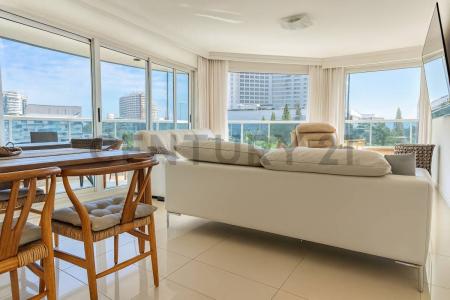 Av. Francisco Salazar 1, Punta Del Este, Maldonado 20100, Uruguai