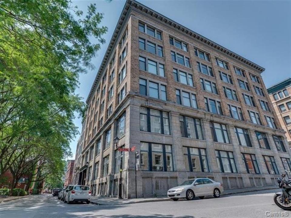 285 Place D'Youville, Montréal (Ville-Marie), Quebec H2Y 2A4, Canada