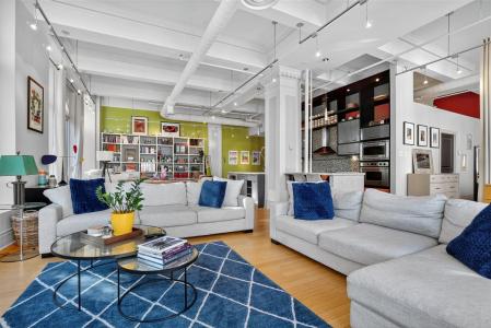 285 Place D'Youville, Montréal (Ville-Marie), Quebec H2Y 2A4, Canada