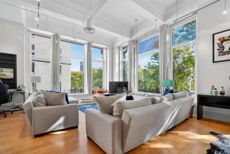 285 Place D'Youville, Montréal (Ville-Marie), Quebec H2Y 2A4, Canada