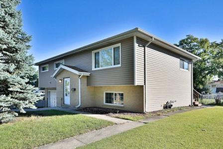 913 S Iowa Ave, Addison, Illinois 60101, USA