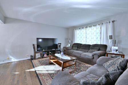 913 S Iowa Ave, Addison, Illinois 60101, USA