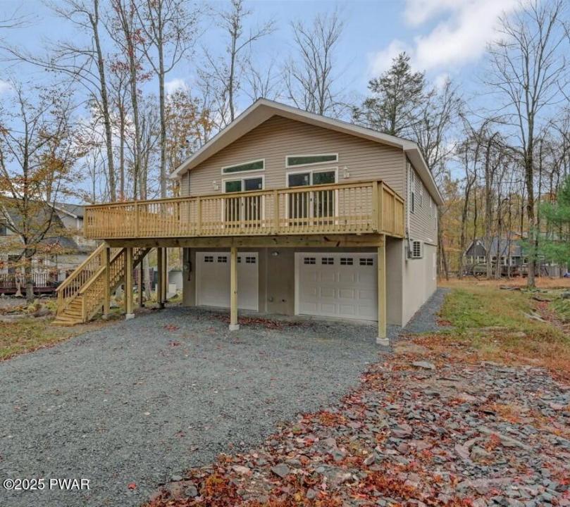 1081 Lakeland Drive, Lake Ariel, Pennsylvania 18436