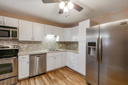 45 Macy St. , B101, Amesbury, Massachusetts 01913, USA