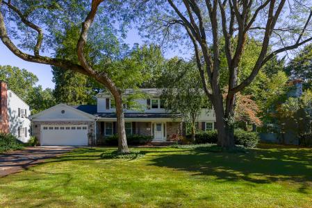 373 Tremont Road, Akron, Ohio 44313, USA