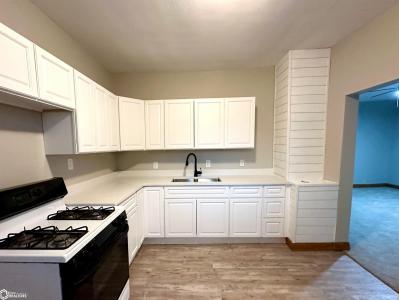 1214 Division Street, Webster City, Iowa 50595