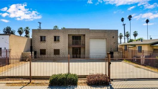 1056 W 1st, Pomona, California 91766, Stati Uniti