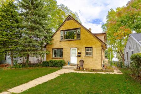 1432 S 85TH Street, West Allis, Wisconsin 53214, USA