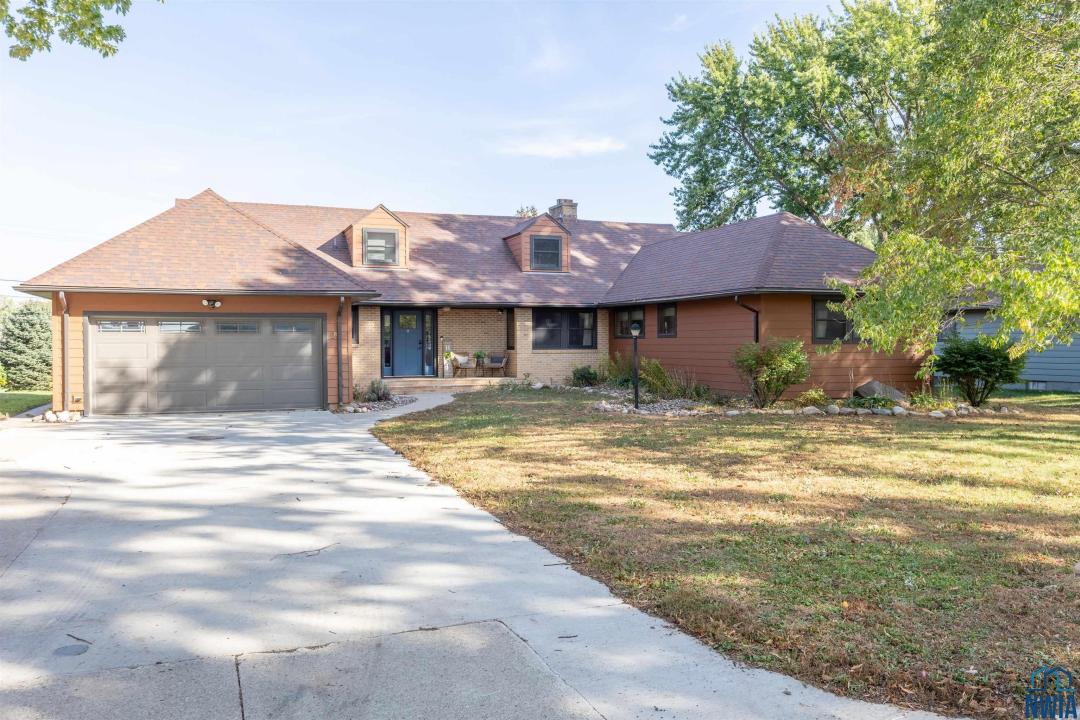 708 S KIEL ST, Holstein, Iowa 51025, États-Unis