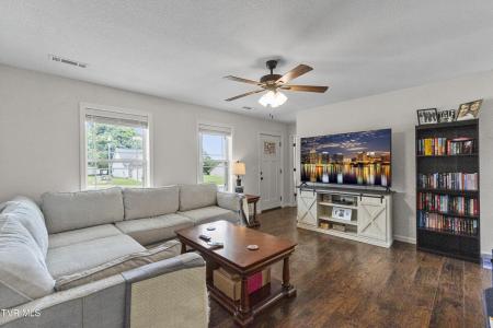 1864 Limestone Path, Morristown, Tennessee 37814, États-Unis