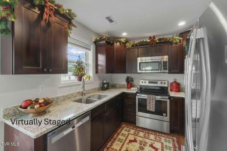 1864 Limestone Path, Morristown, Tennessee 37814, États-Unis