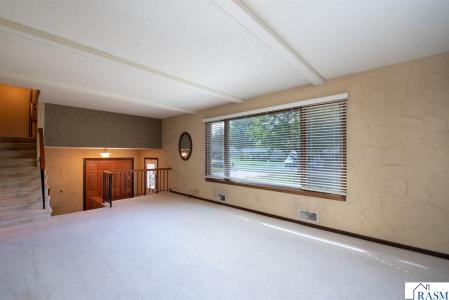 1810 Mary Lane, North Mankato, Minnesota 56003, USA