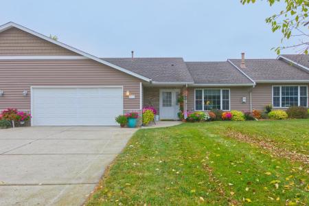 212 Linden Avenue W, Winsted, Minnesota 55395, USA