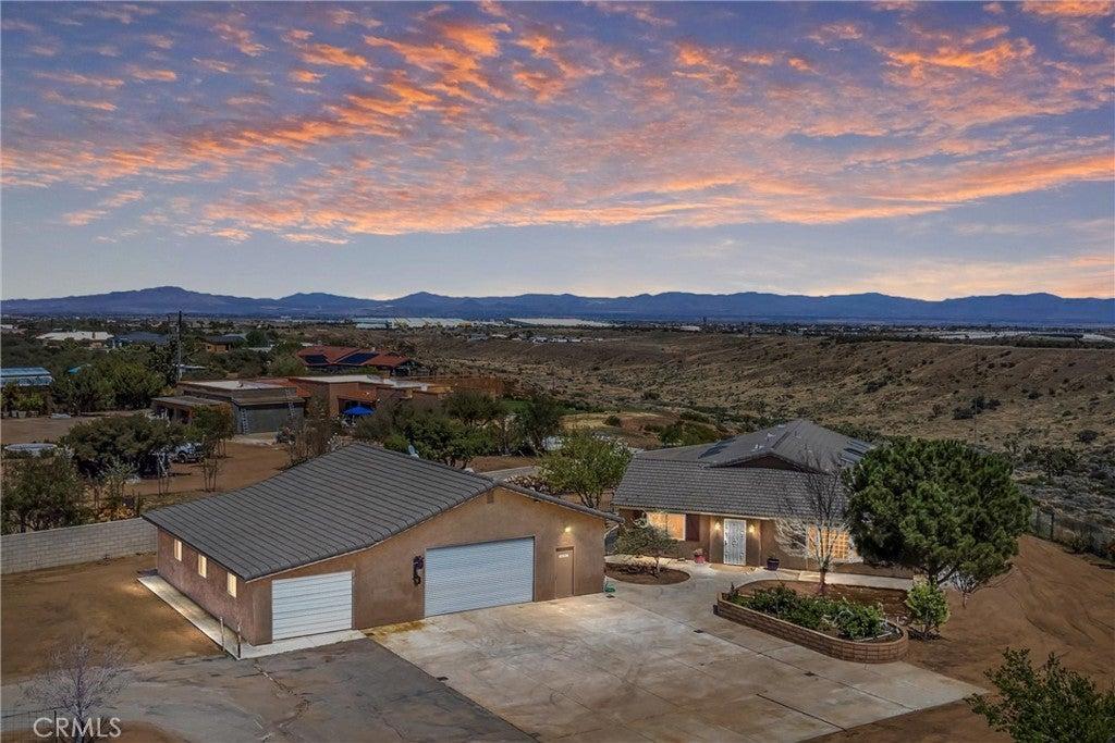 7045 Oak Hill Road, Oak Hills, Californie 92344, États-Unis