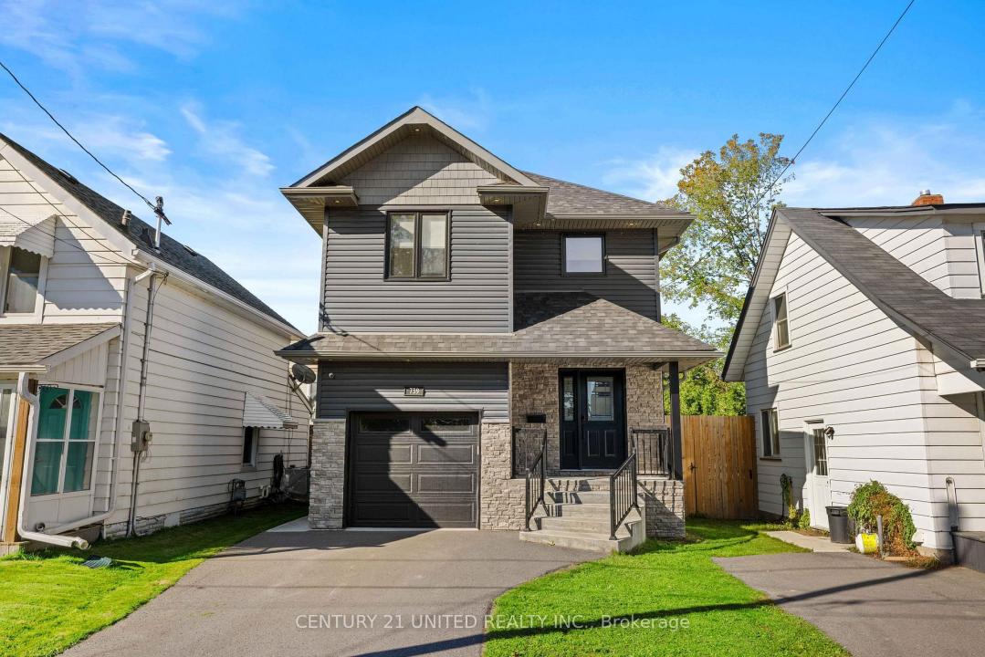 739 YOUNG STREET, Peterborough, Ontario K9J 3A5, Kanada
