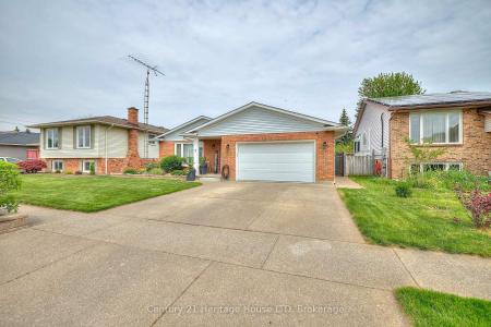 7 HUNTINGTON LANE, St. Catharines, Ontario L2S 3J5, Canadá