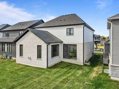 8 SHELDABREN STREET, North Middlesex, Ontario N0M 1A0, Canadá