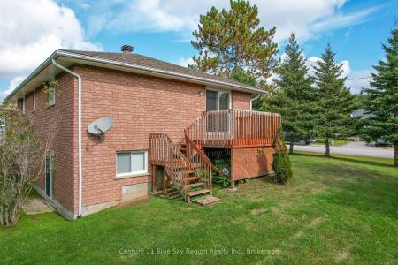 363 MAIN STREET, Powassan, Ontario P0H 0A4, Canadá