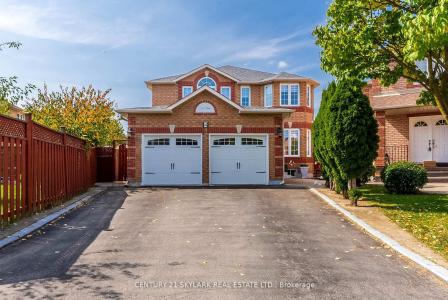 4 MOONSTONE COURT, Brampton, Ontario L6Y 4Z8, Canada