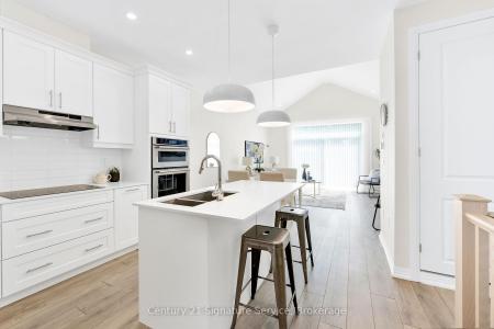 8 COSMOPOLITAN COMMON E, St. Catharines, Ontario L2M 0B8, Canadá